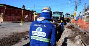 Concessão da Compesa libera R$ 1,3 bilhão e anima prefeitos, enquanto cresce temor por aumento nas contas