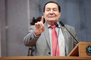 Deputado Izaías Régis é o entrevistado do Tá Topado em Pauta neste sábado (11)